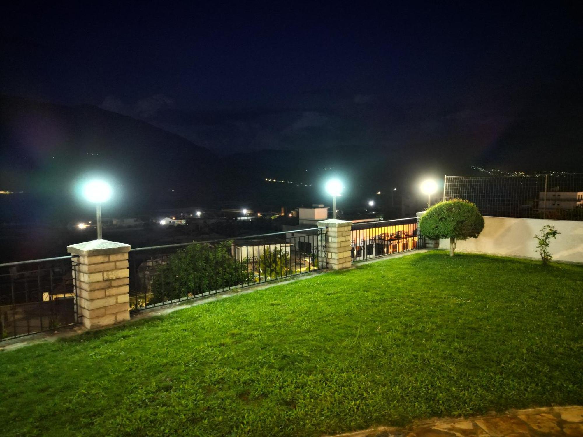 Shena Guest House Gjirokaster Luaran gambar