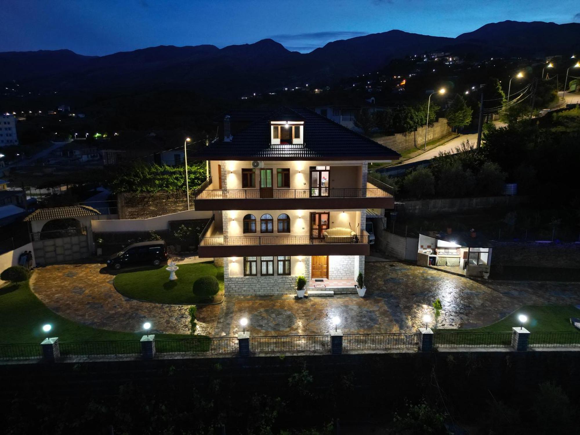 Shena Guest House Gjirokaster Luaran gambar