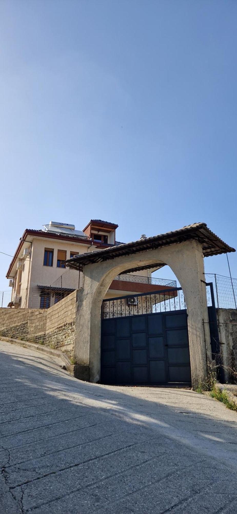 Shena Guest House Gjirokaster Luaran gambar